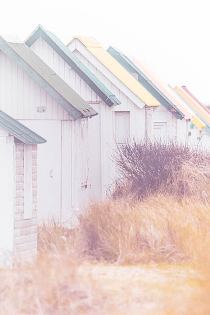 Délire photographique avec les cabanes de Gouville sur Mer par Lionel DIVAY