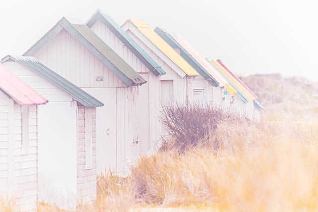 Délire photographique avec les cabanes de Gouville sur Mer par Lionel DIVAY