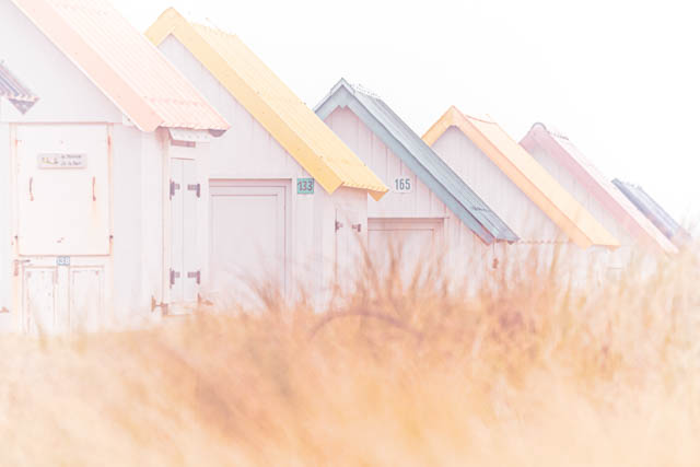 Délire photographique avec les cabanes de Gouville sur Mer par Lionel DIVAY