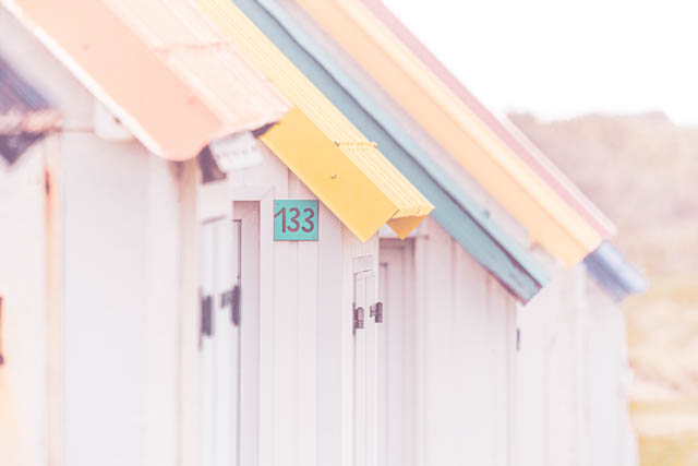 Délire photographique avec les cabanes de Gouville sur Mer par Lionel DIVAY
