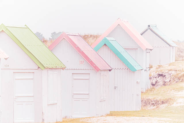 Délire photographique avec les cabanes de Gouville sur Mer par Lionel DIVAY