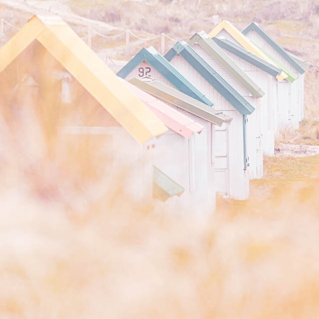 Délire photographique avec les cabanes de Gouville sur Mer par Lionel DIVAY