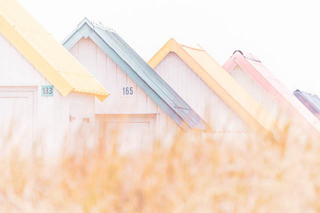 Délire photographique avec les cabanes de Gouville sur Mer par Lionel DIVAY