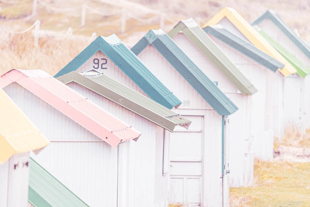 Délire photographique avec les cabanes de Gouville sur Mer par Lionel DIVAY