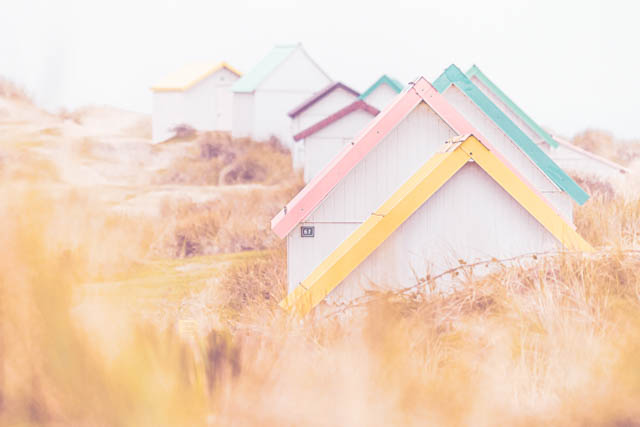 Délire photographique avec les cabanes de Gouville sur Mer par Lionel DIVAY