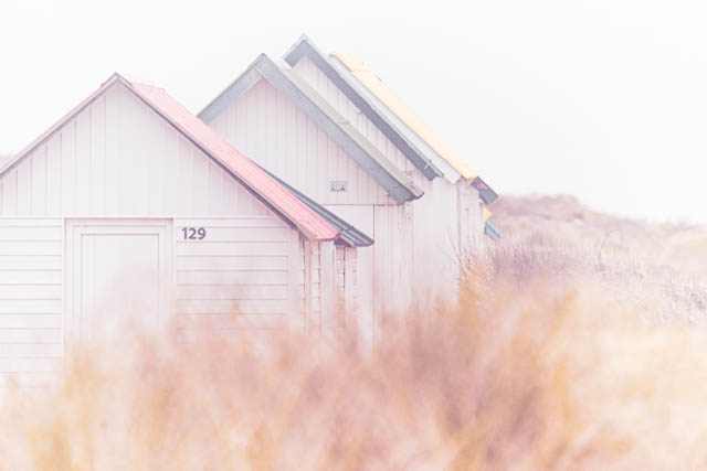 Délire photographique avec les cabanes de Gouville sur Mer par Lionel DIVAY