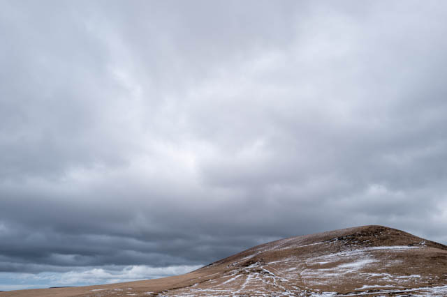 Photo de montagne sous la neige